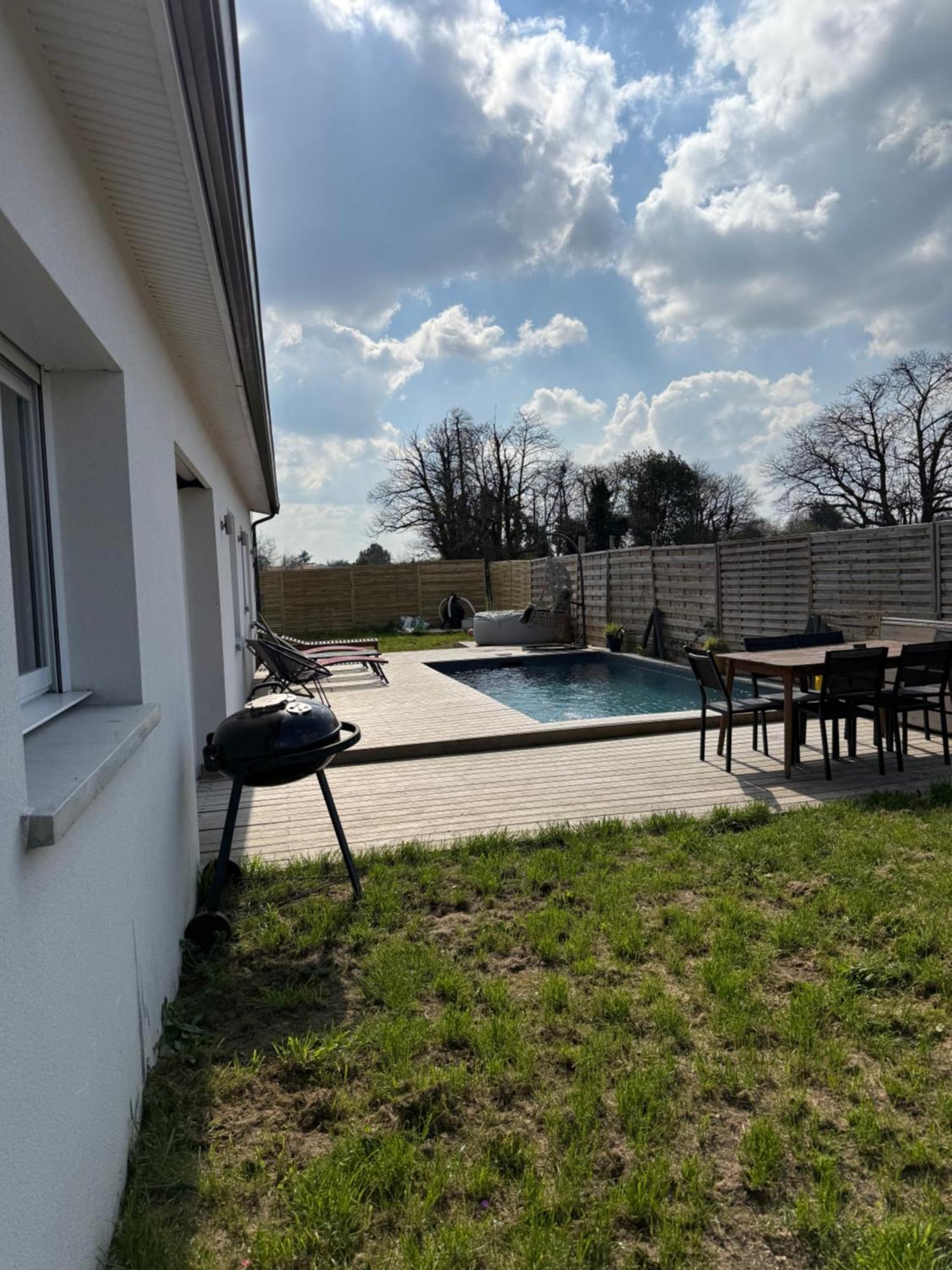Aux Portes De Bordeaux Maison Cocooning Avec Piscine アンバーレ・エ・ラグラーヴ エクステリア 写真